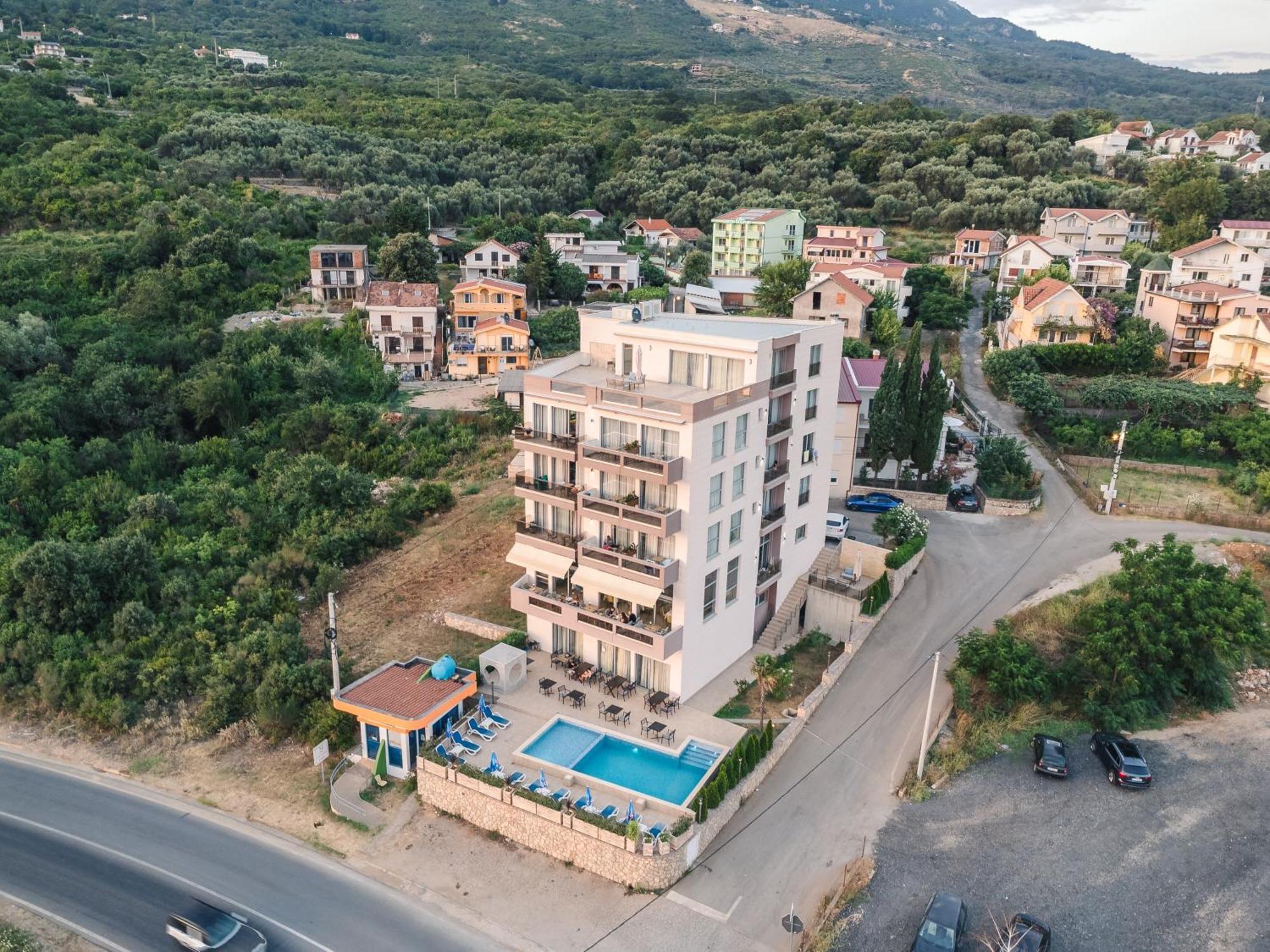 Lux Hotel M دوبرا فوفا المظهر الخارجي الصورة