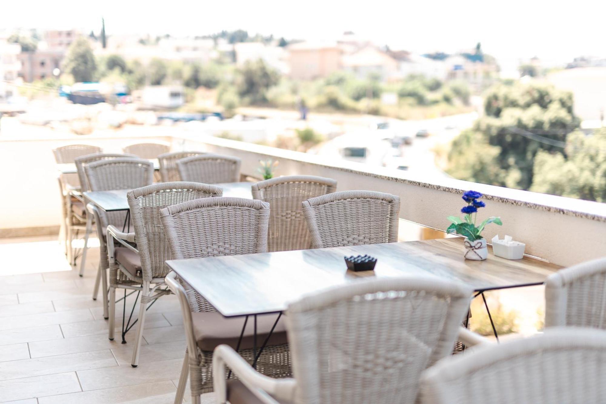 Lux Hotel M دوبرا فوفا المظهر الخارجي الصورة