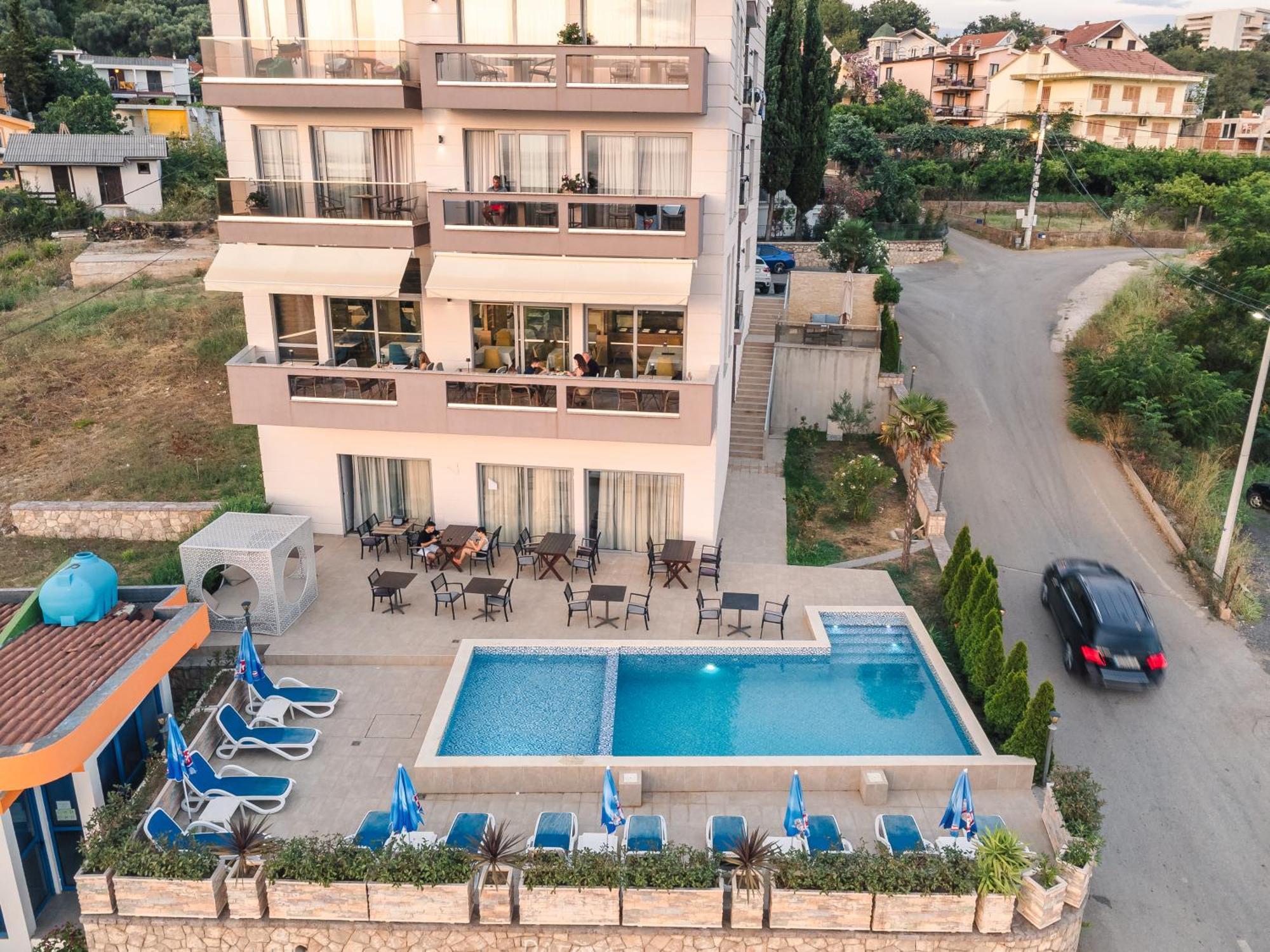 Lux Hotel M دوبرا فوفا المظهر الخارجي الصورة
